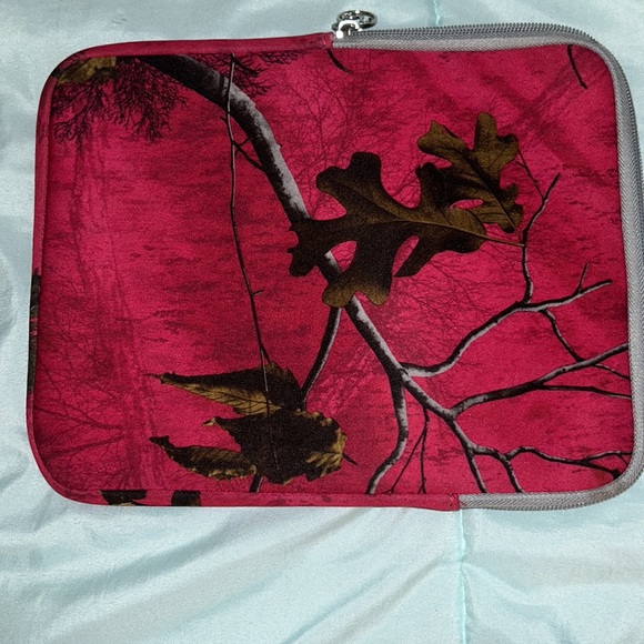 I-Pad/Tablet Case - Picture 5 of 7